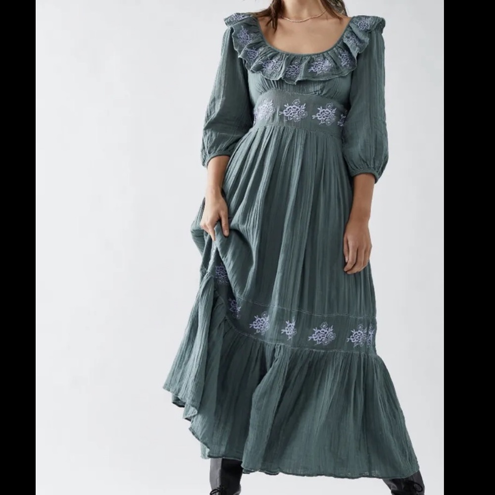 NWOT Free People Lovers Lane Maxi Dress Ruffle Embroider Smocked Pine XS Z370-35